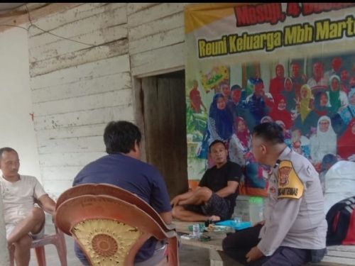 bhabinkamtibmas polsek tanjung raya melaksanakan sambang dan sampaikan pesan kamtibmas