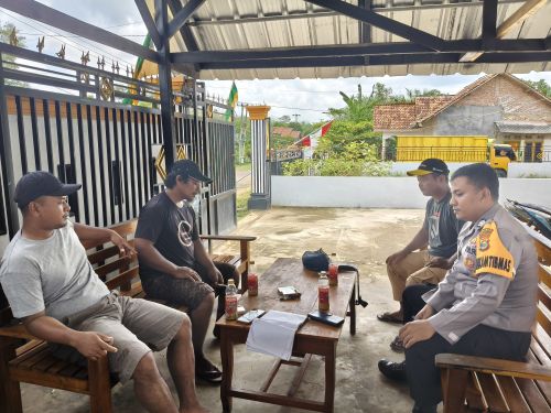 bhabinkamtibmas polsek way serdang melaksanakan kegiatan sambang kepada masyarakat desa labuhan makmur